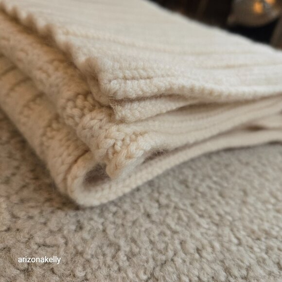 Johnstons Cashmere Scarf Ribbed Thick Ivory - Picture 11 of 13